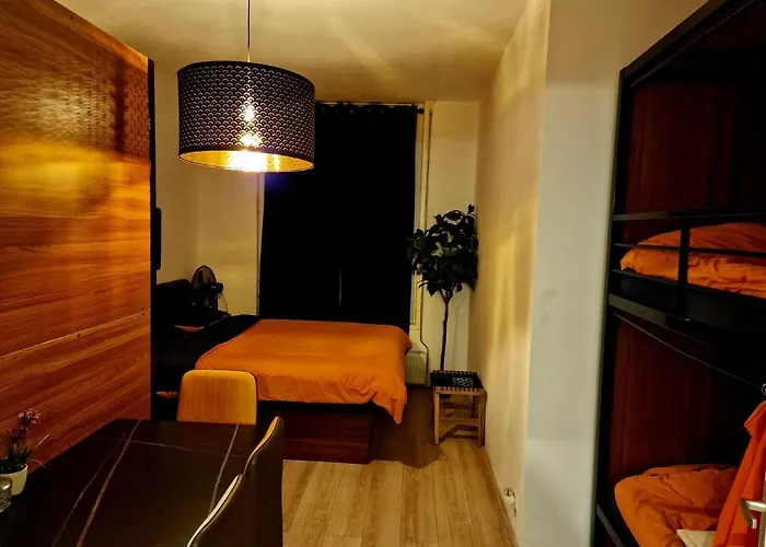 Recharge Hostal Róterdam